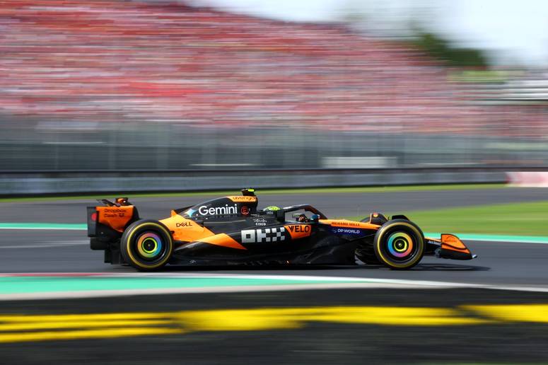 Автомобіль McLaren F1 з лівреєю та логотипом Gemini