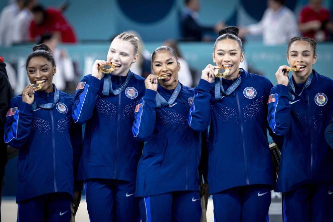 US gymnastics team wins gold