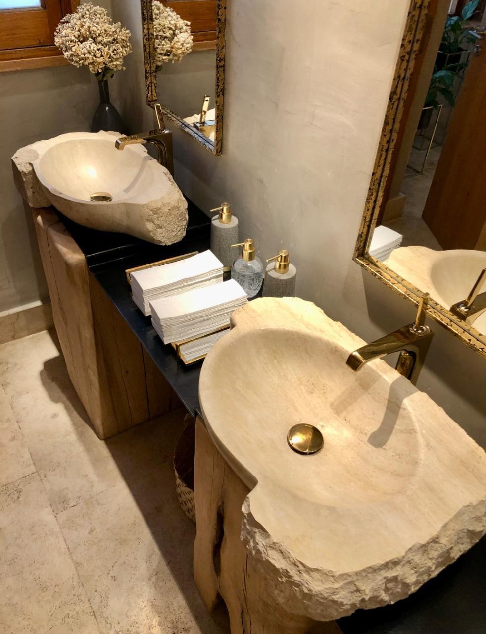 Baños 01 — Travertino