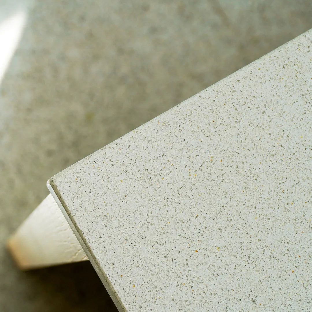 Purastone – Blanco Paloma — el material en un ambiente