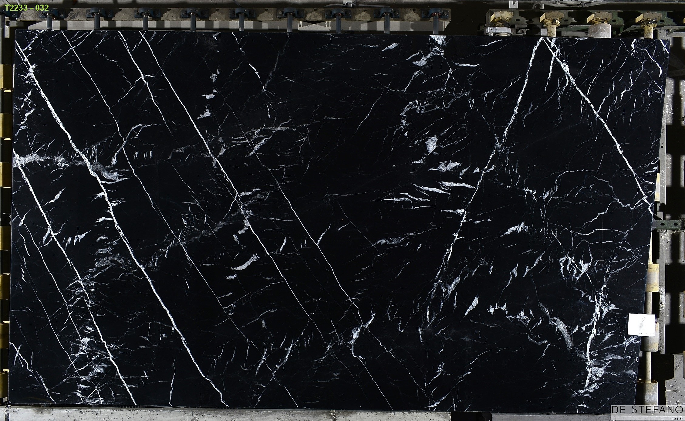 Mármol – Negro Marquina — placa entera