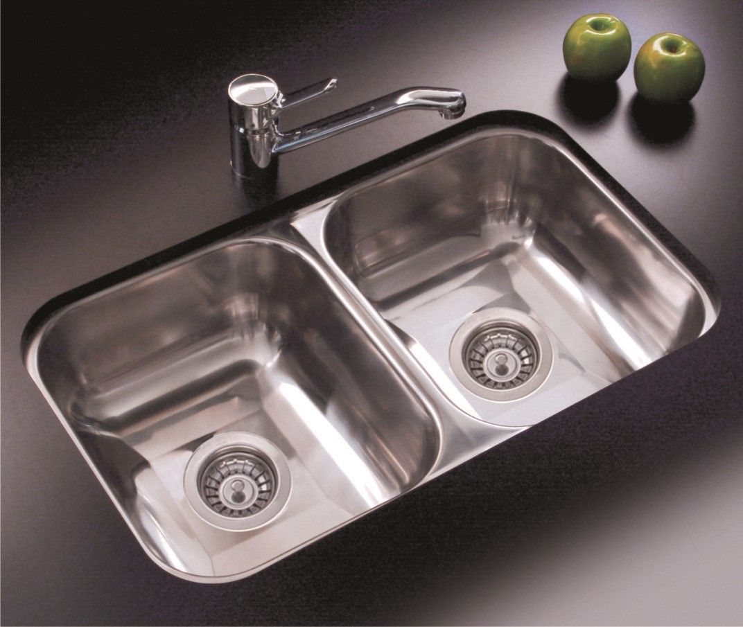 Modelo C28 — Johnson Acero