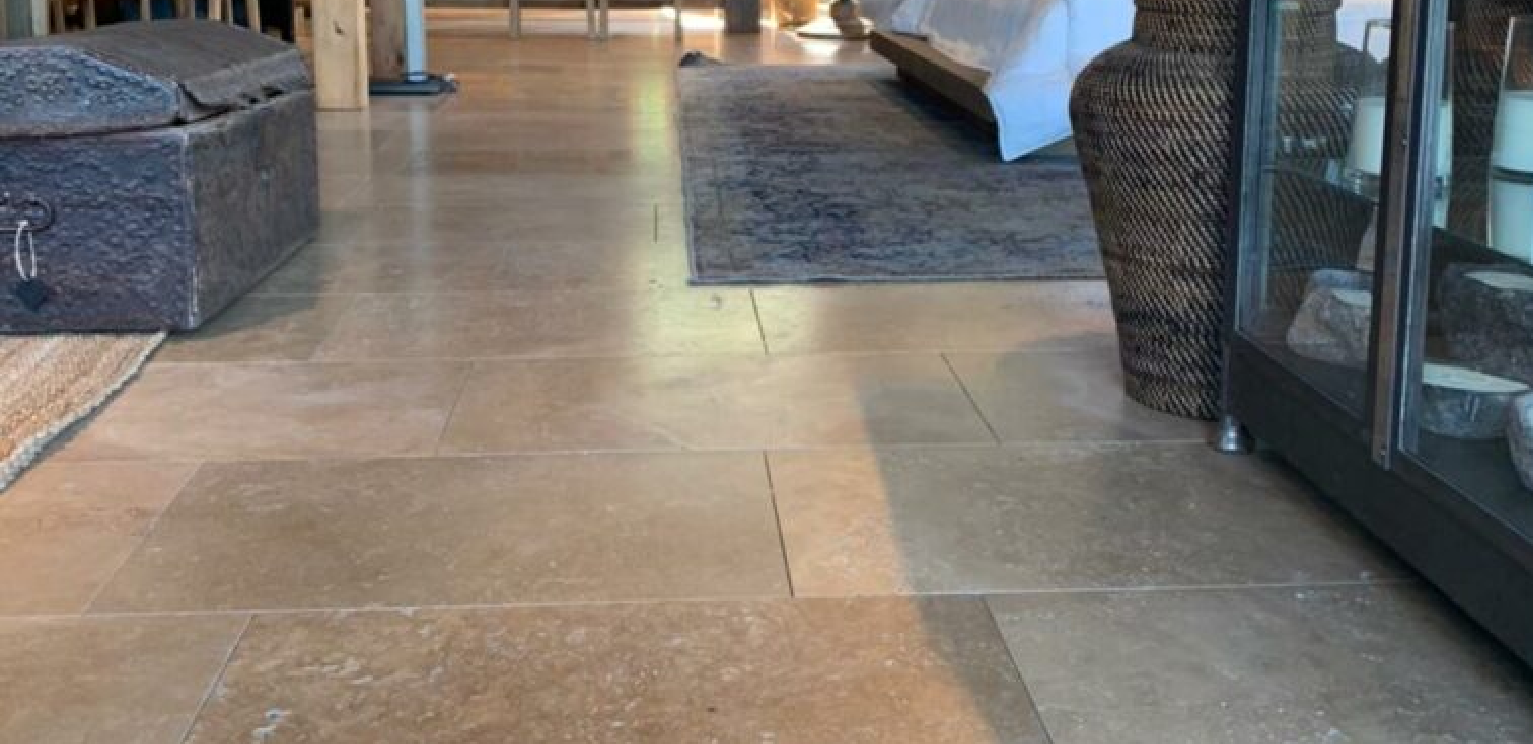 Travertino Clásico Noce Al Agua — Travertino