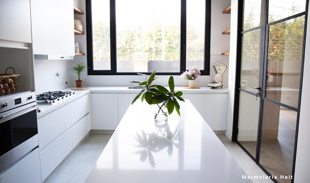 Purastone – Blanco Icon — el material en un ambiente