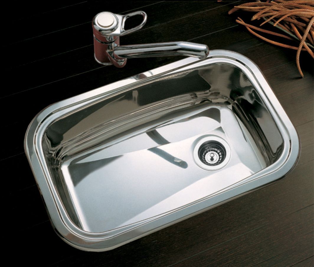 Modelo E60 — Johnson Acero