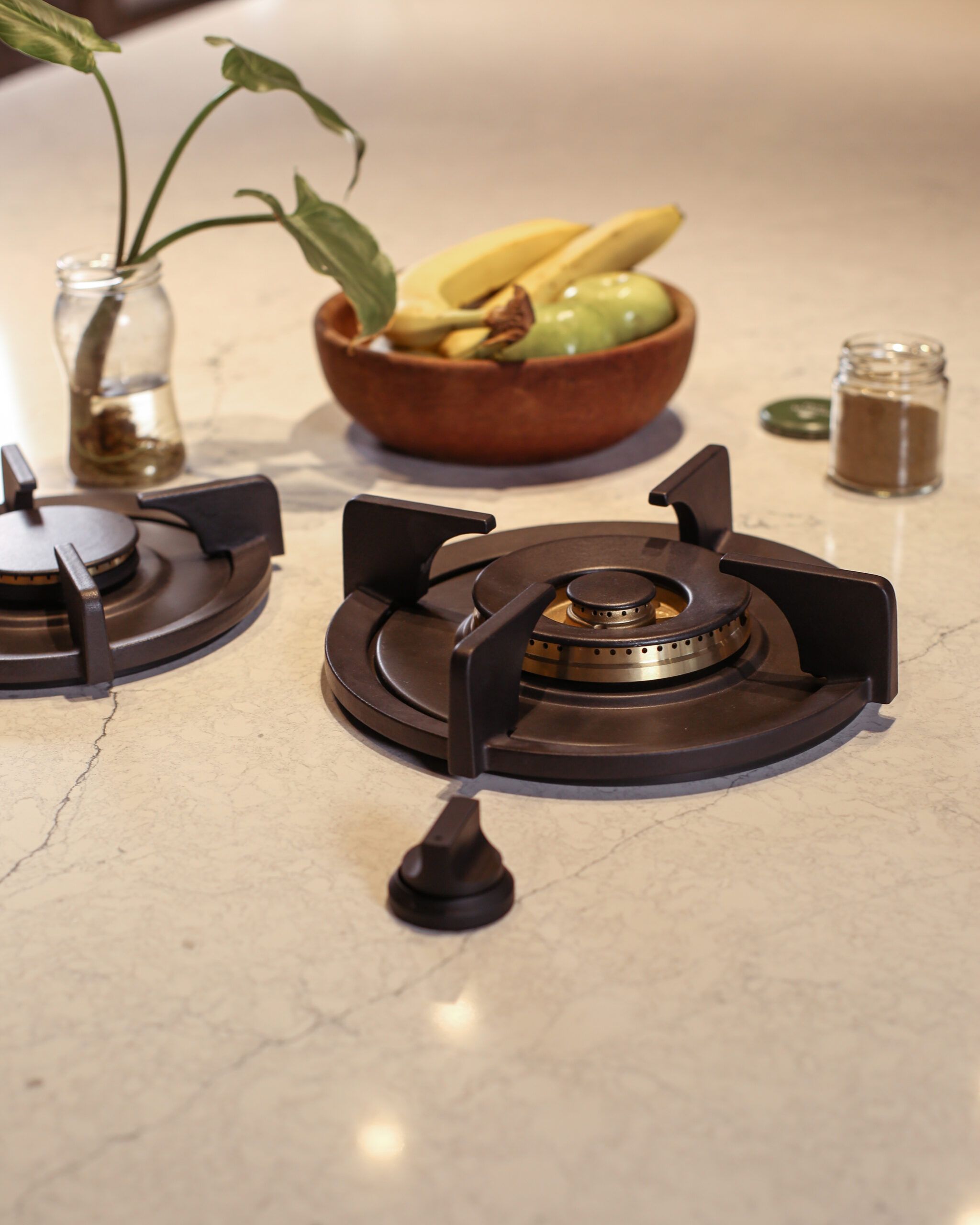 Purastone – Bianco Silver — el material en un ambiente