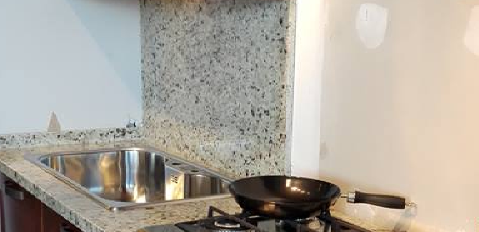 Granito – Crema Colonial — Mármol