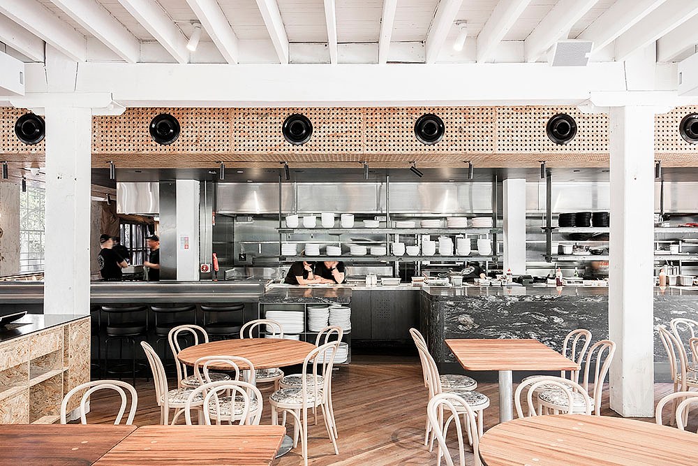 Granito – Black Cosmic — el material en un ambiente
