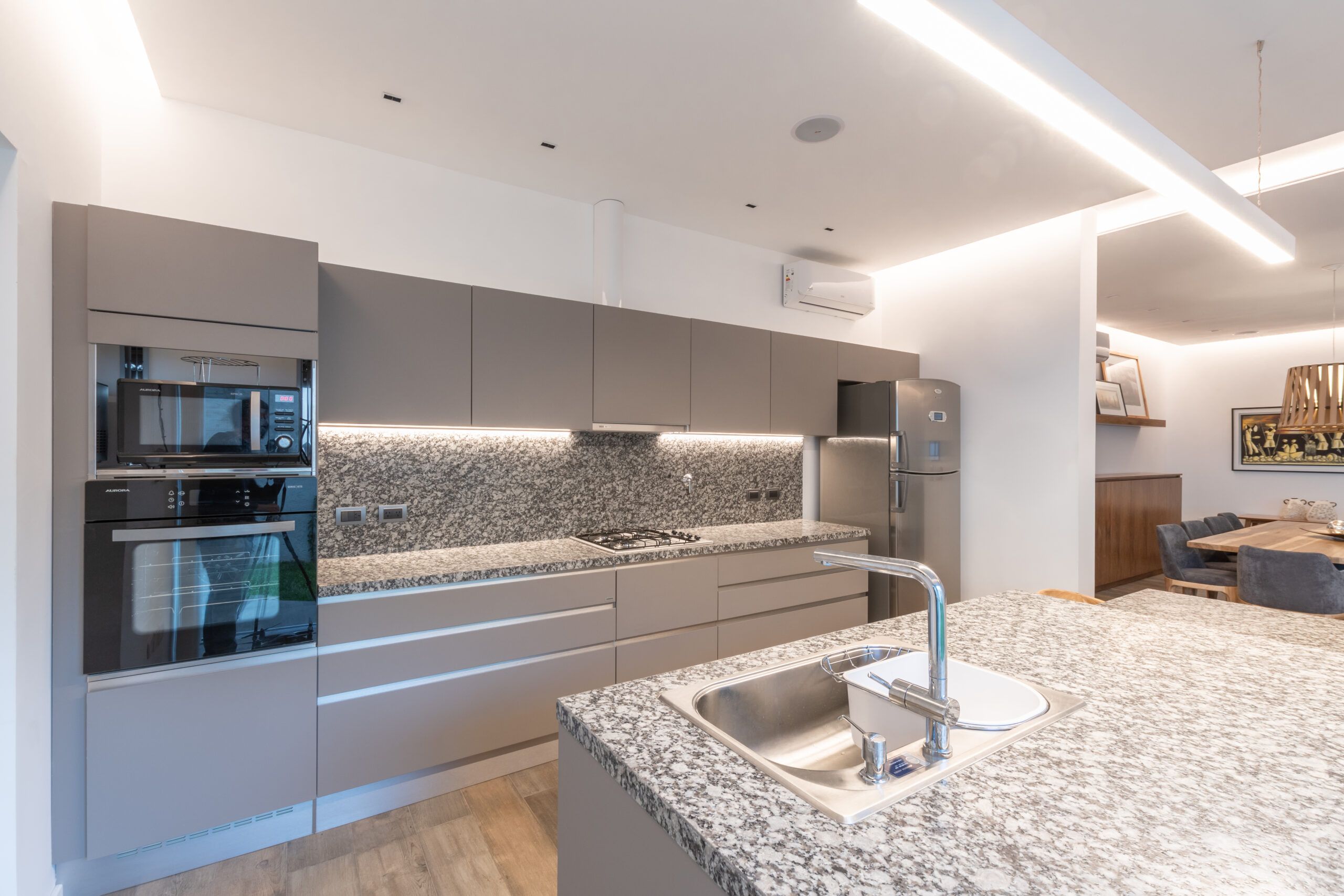 Granito – Gris Perla 20 — el material en un ambiente