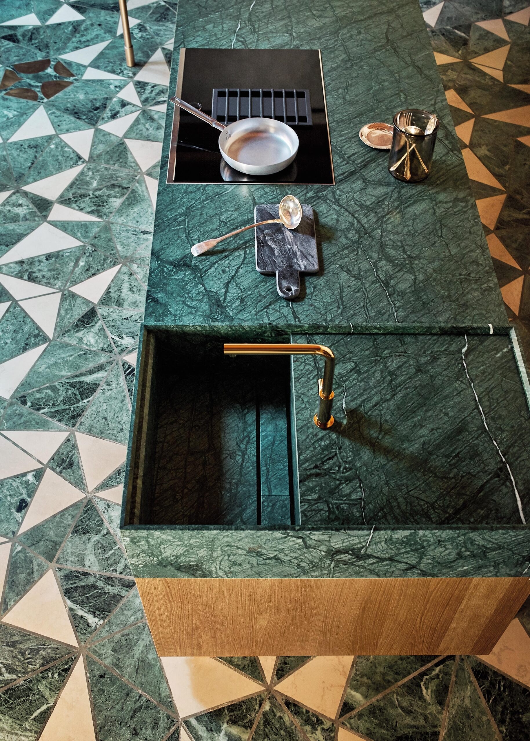 Mármol – Verde Oriental — el material en un ambiente