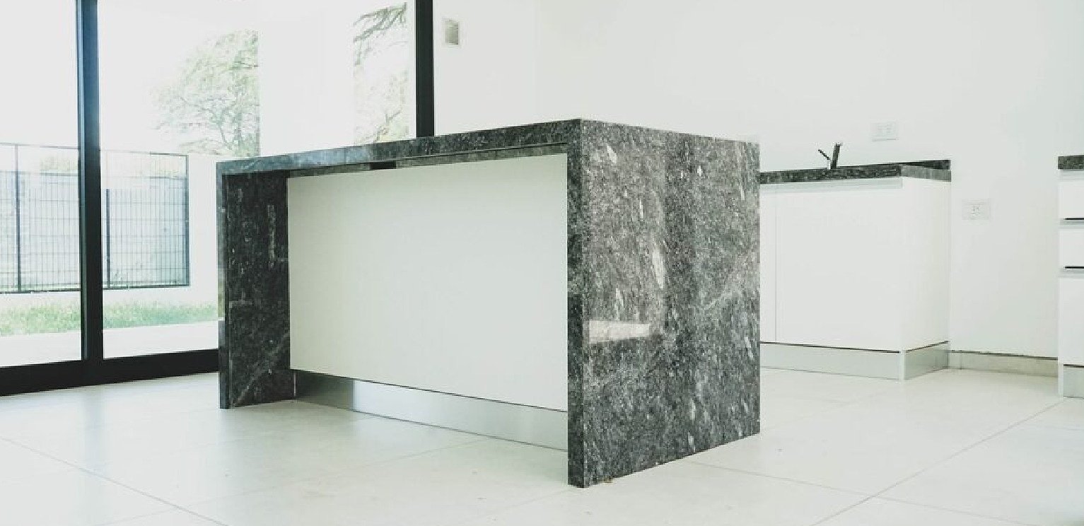 Granito – Rumi Black 20 — Mármol