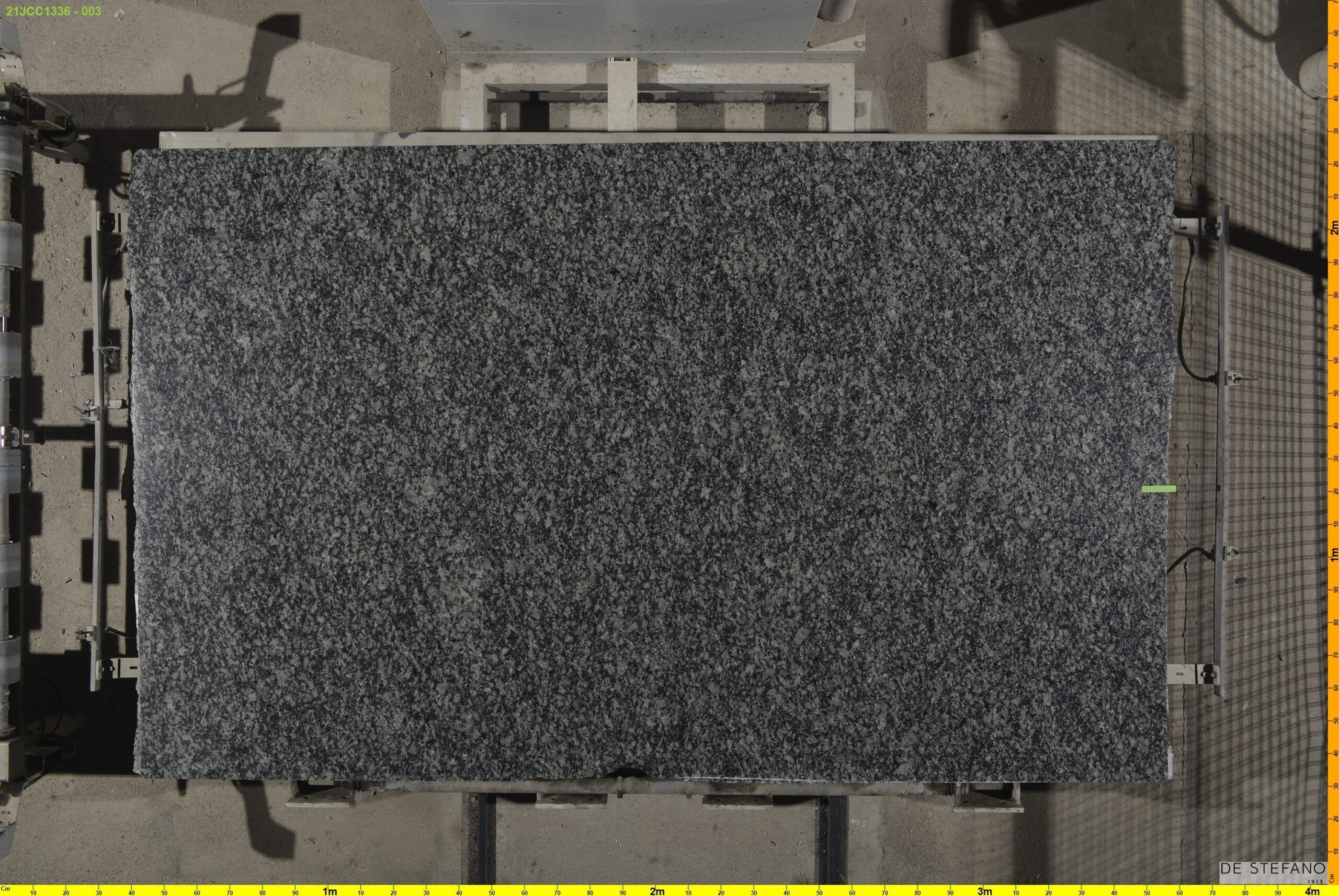 Granito – Gris Perla 20 — el material en un ambiente