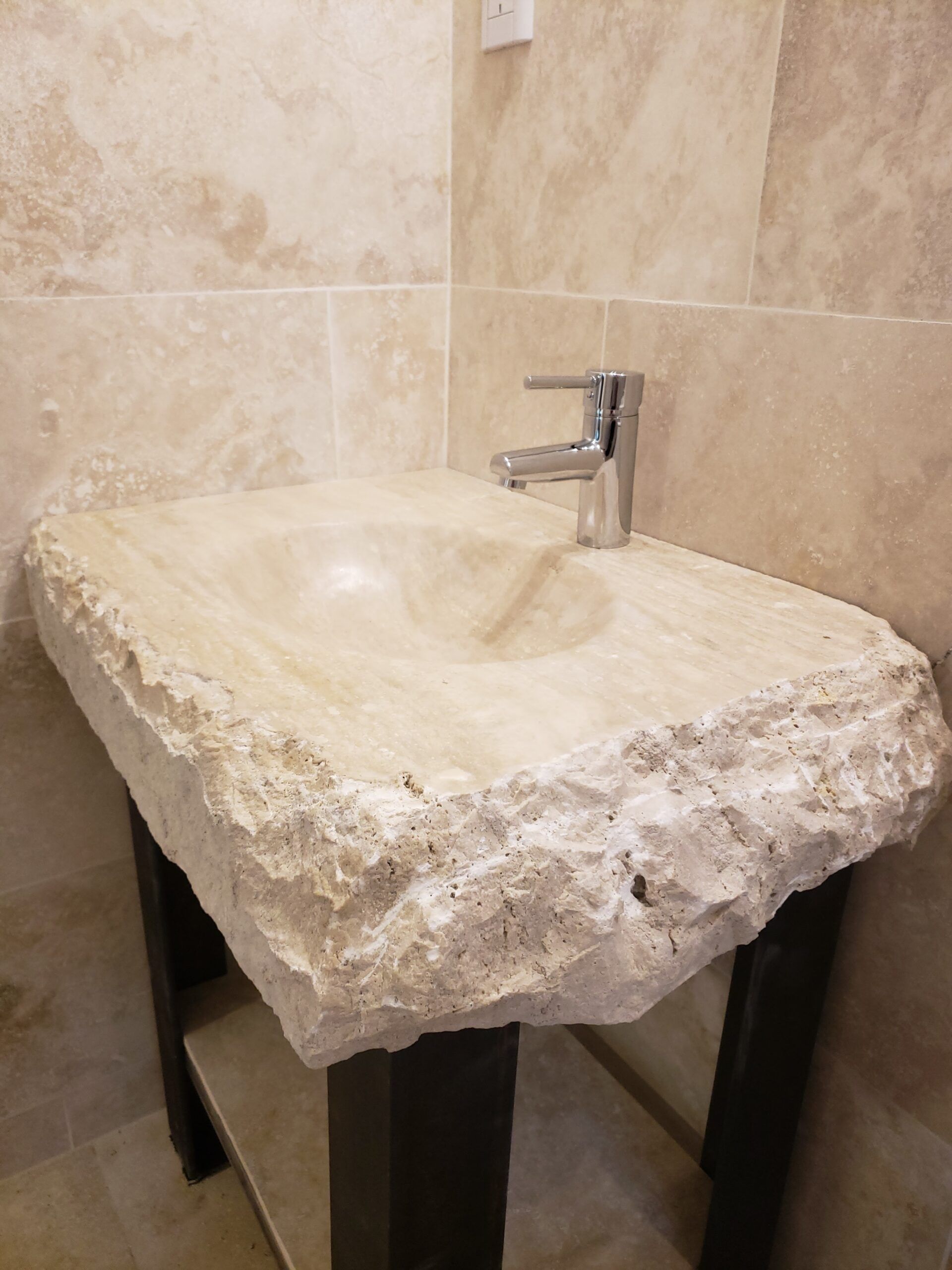 Baños 01 — Travertino