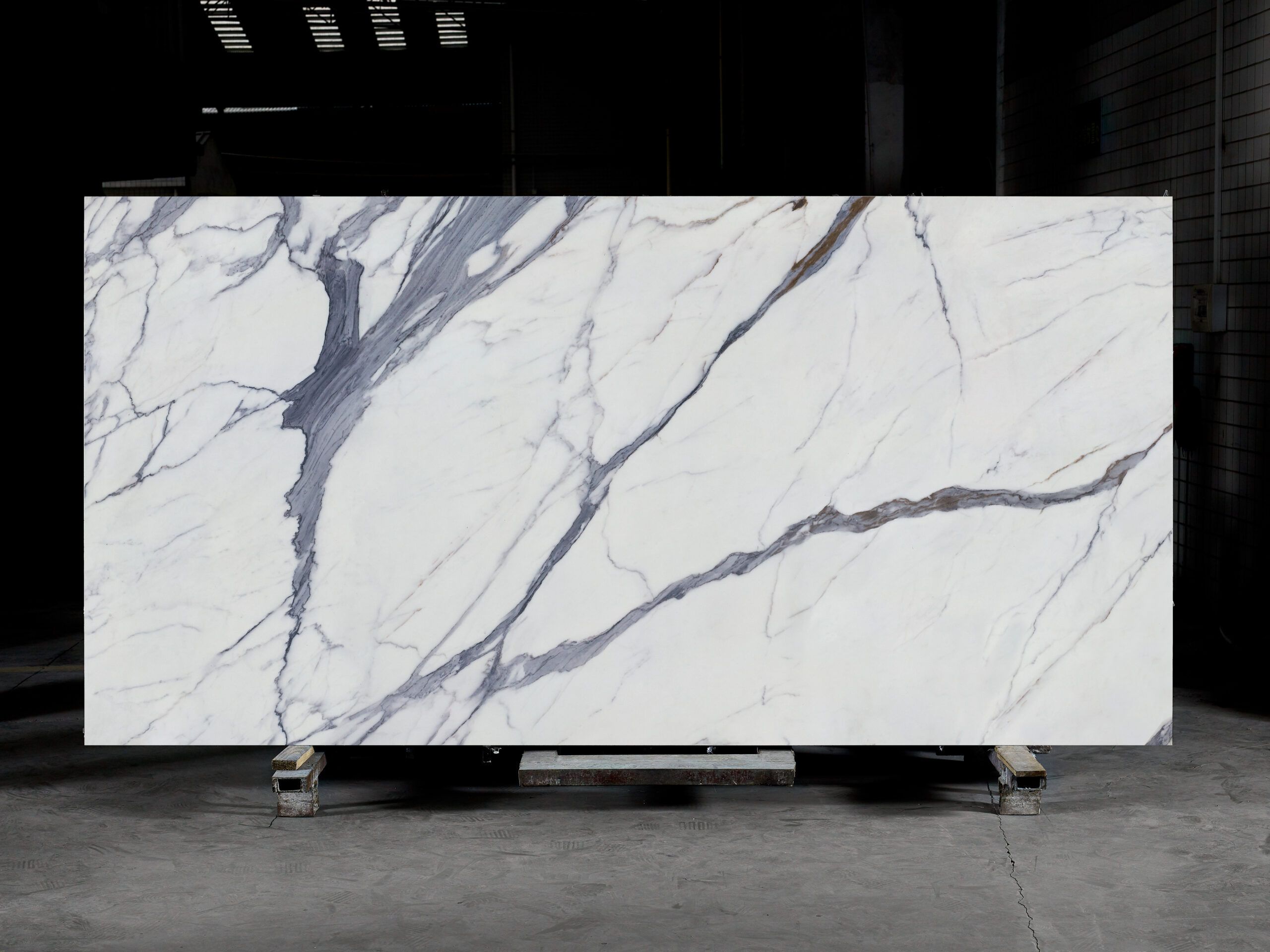 Purastone prima – Calacatta Borghini — el material en un ambiente