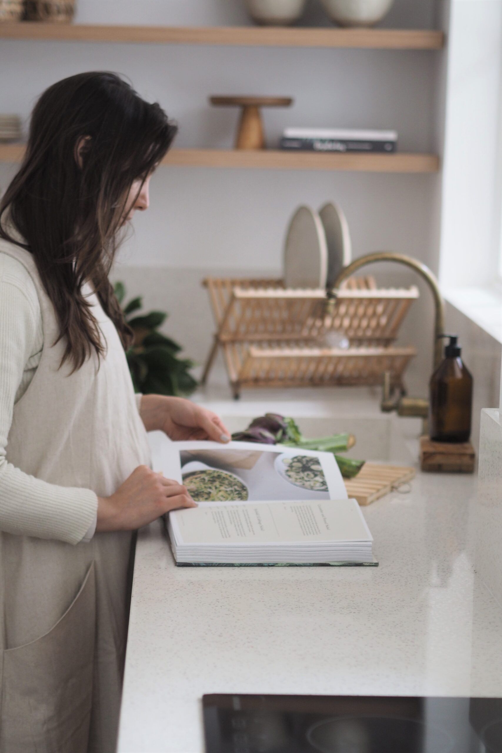 Purastone – Terrazzo White — el material en un ambiente