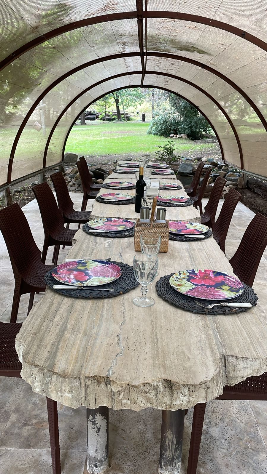 Mesa Chandon — Travertino