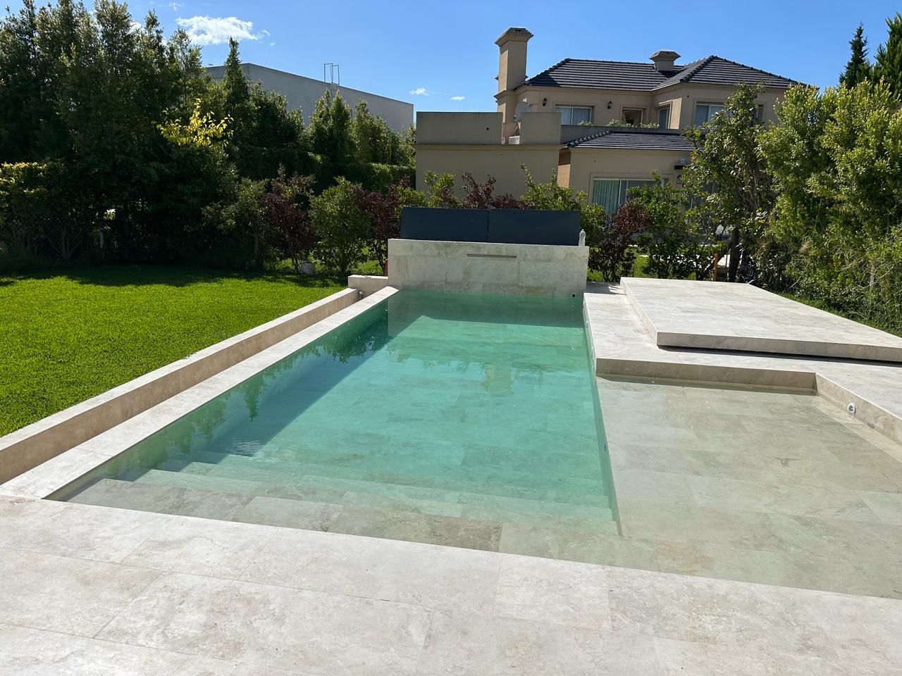 Piletas 01 — Travertino