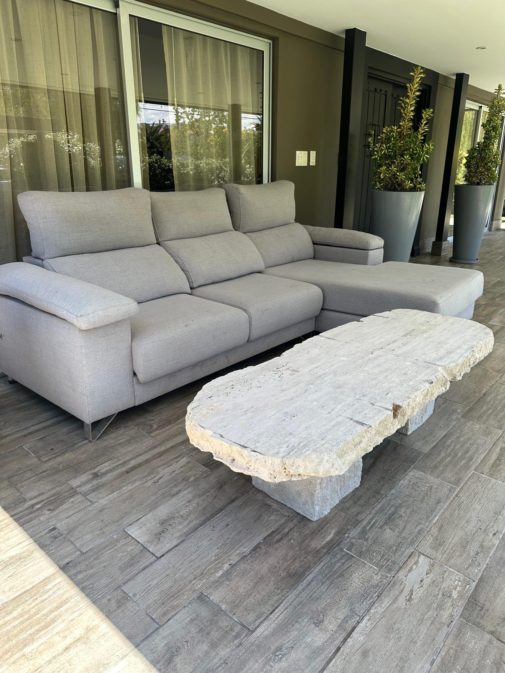 Mesa Chandon — Travertino
