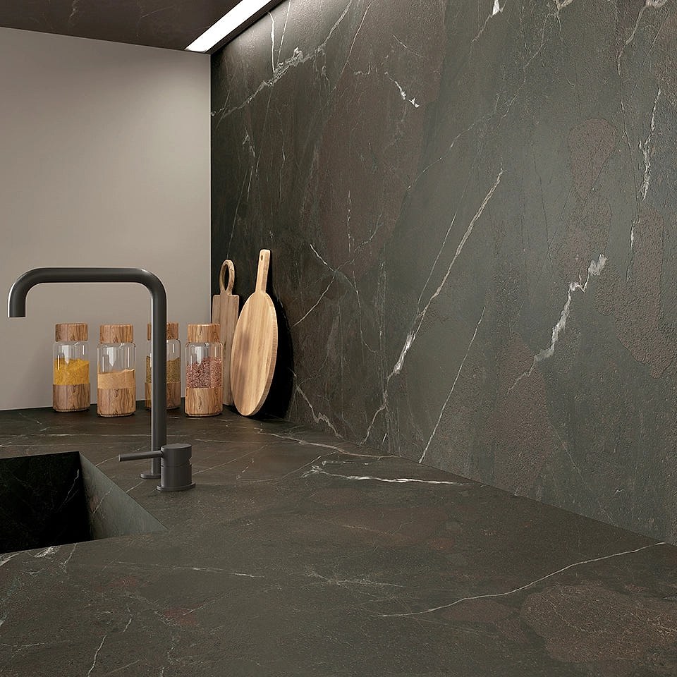 Purastone prima – Brescia Imperiale — el material en un ambiente