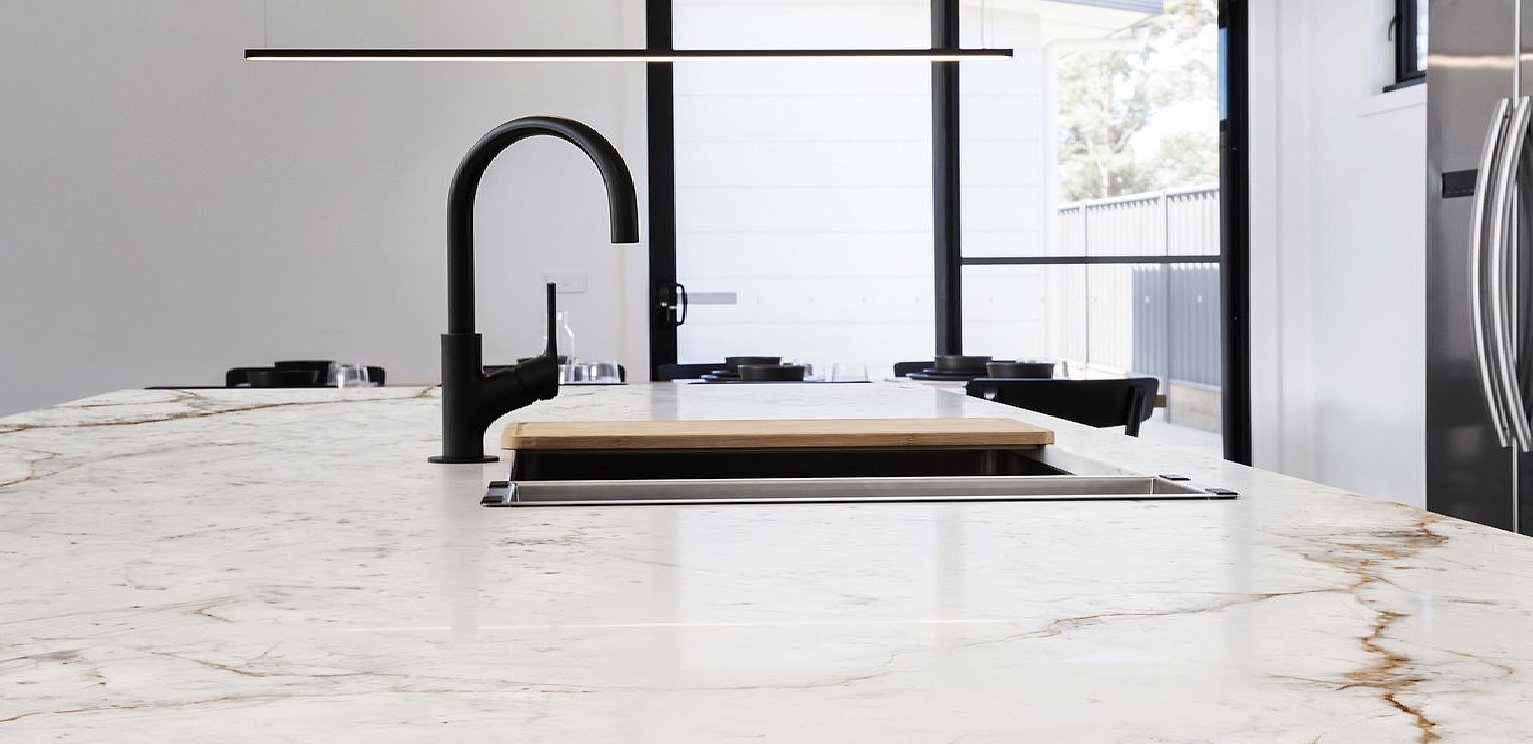 Neolith – Abu Dhabi White — Mármol