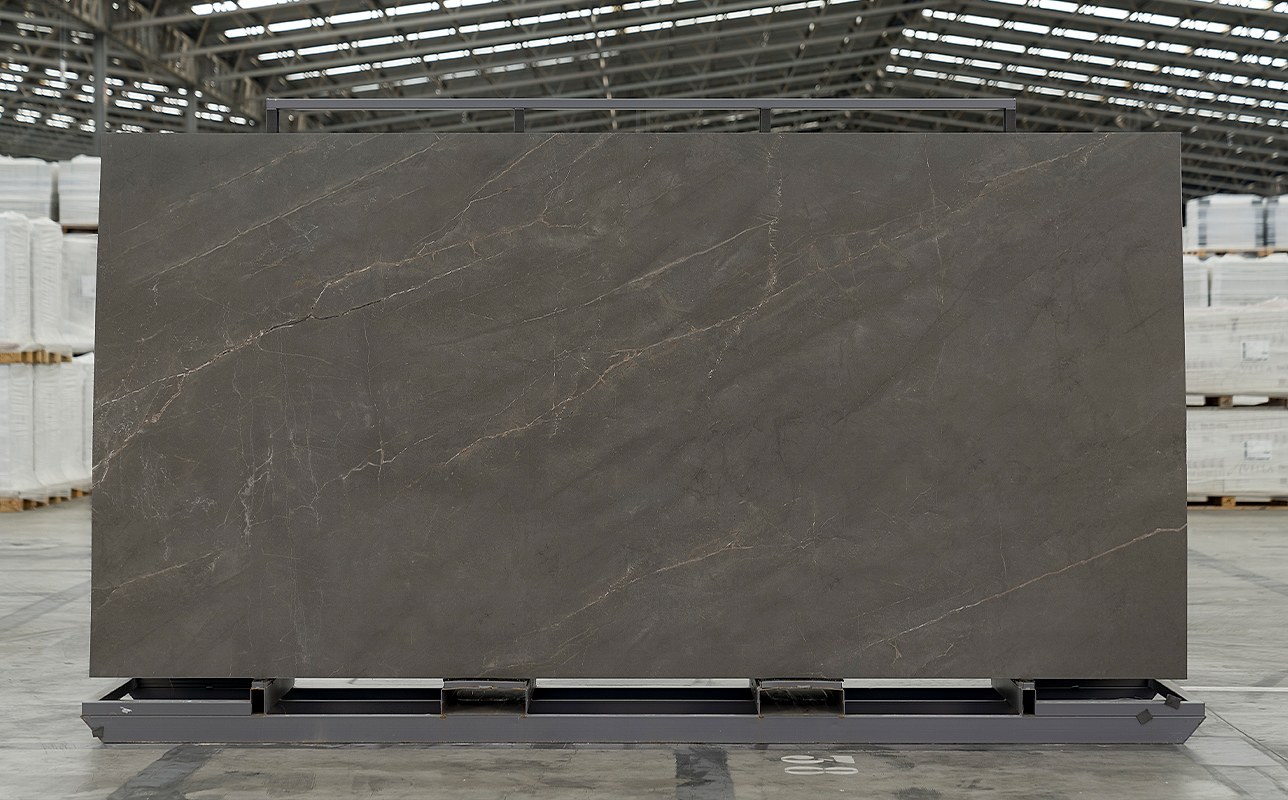 Purastone prima – Bronze Armani — el material en un ambiente