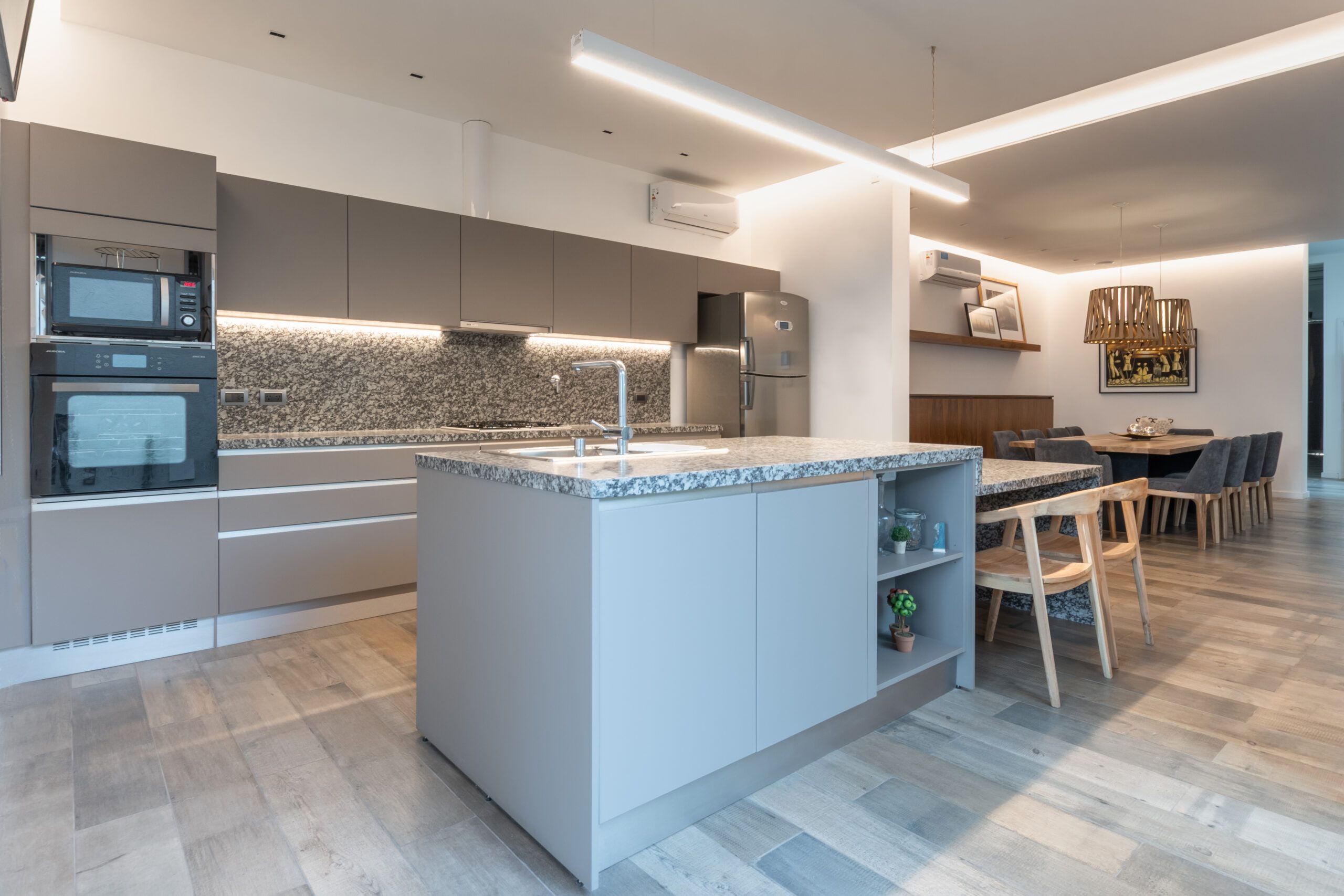 Granito – Gris Perla 20 — el material en un ambiente