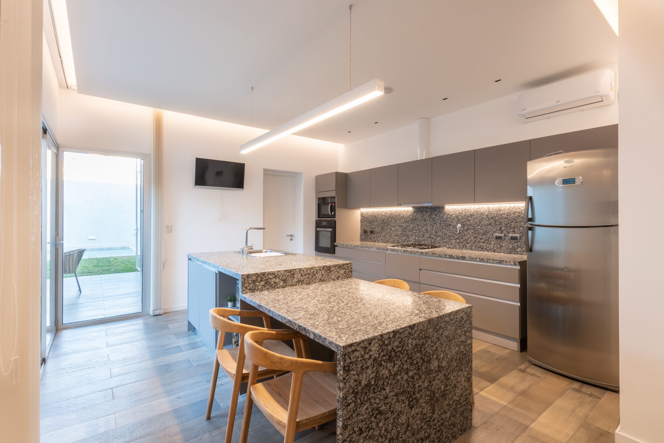 Granito – Gris Perla 20 — el material en un ambiente
