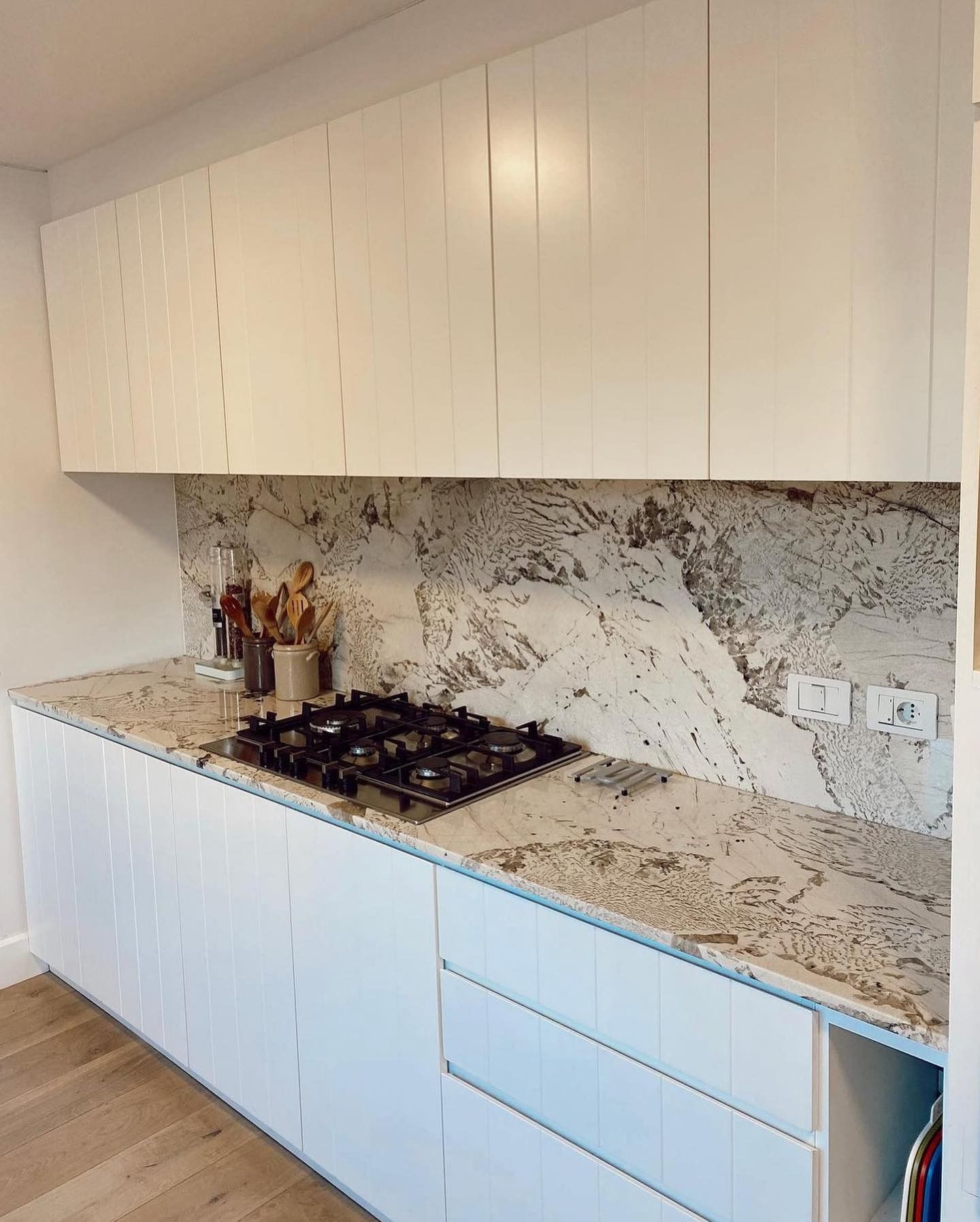 Granito – Alpinus — el material en un ambiente