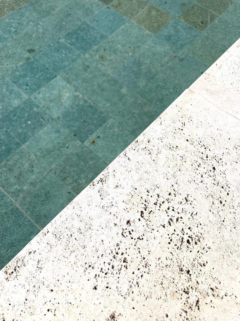 Piletas 01 — Travertino