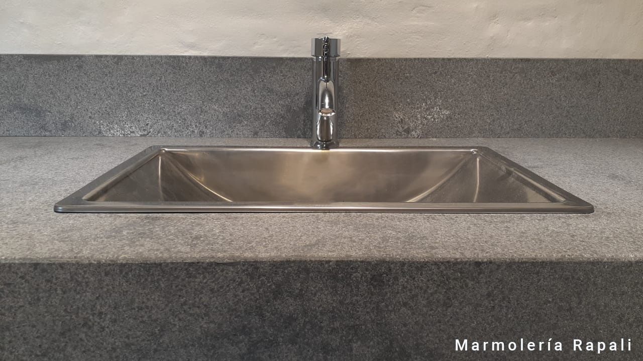 Purastone – Concrete Dark — el material en un ambiente