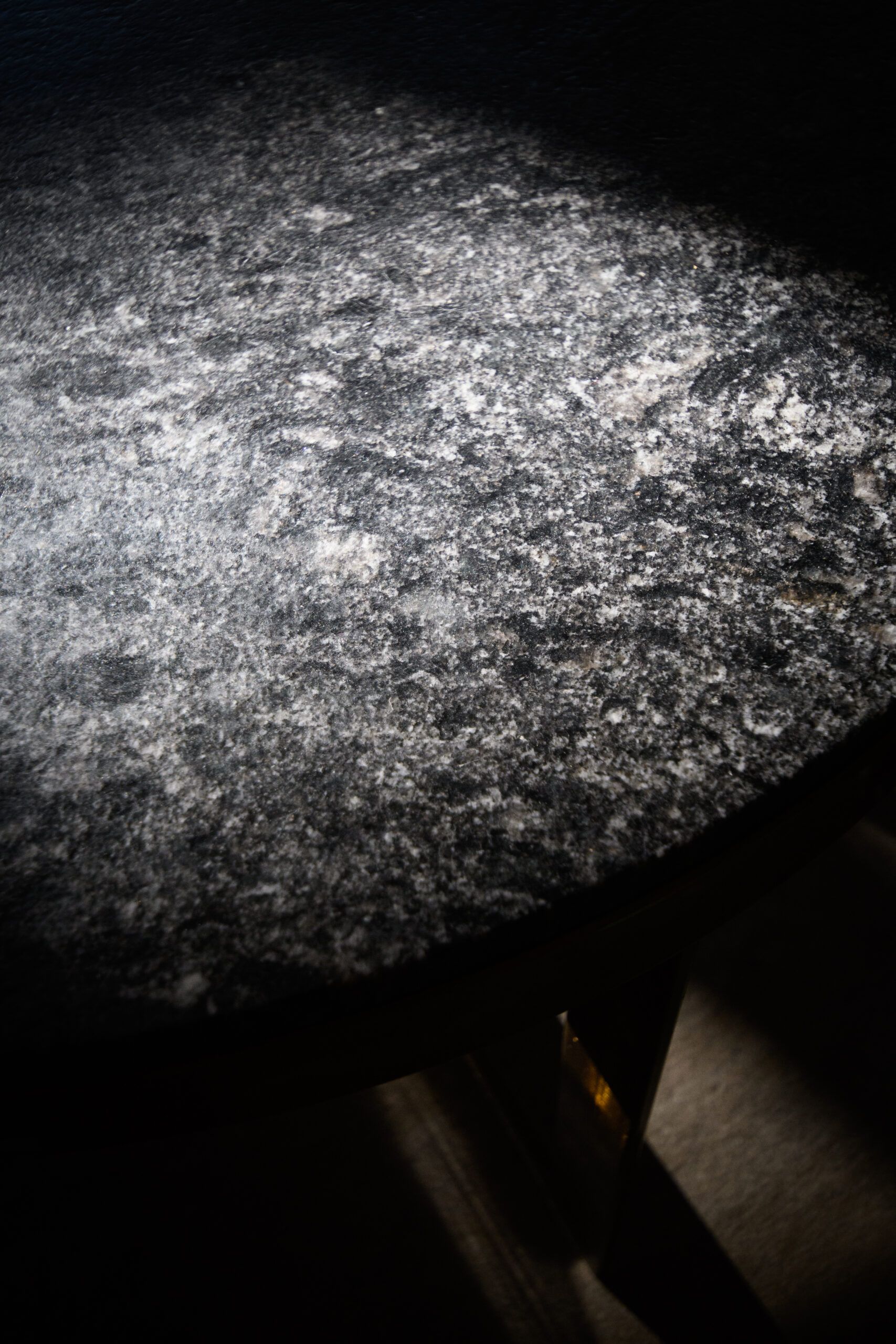 Granito – Negro Boreal — el material en un ambiente