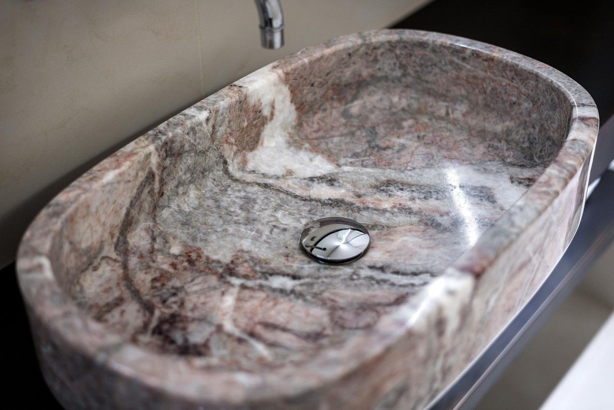 Mármol – Fior Di Pesco — el material en un ambiente