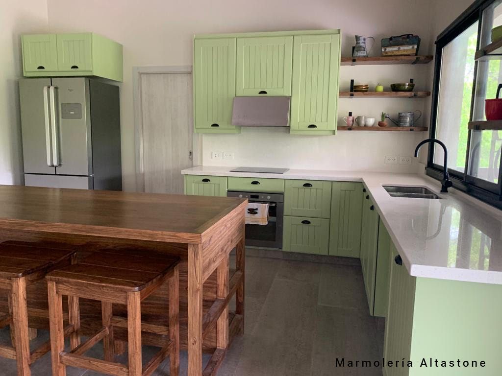 Purastone – Terrazzo White — el material en un ambiente
