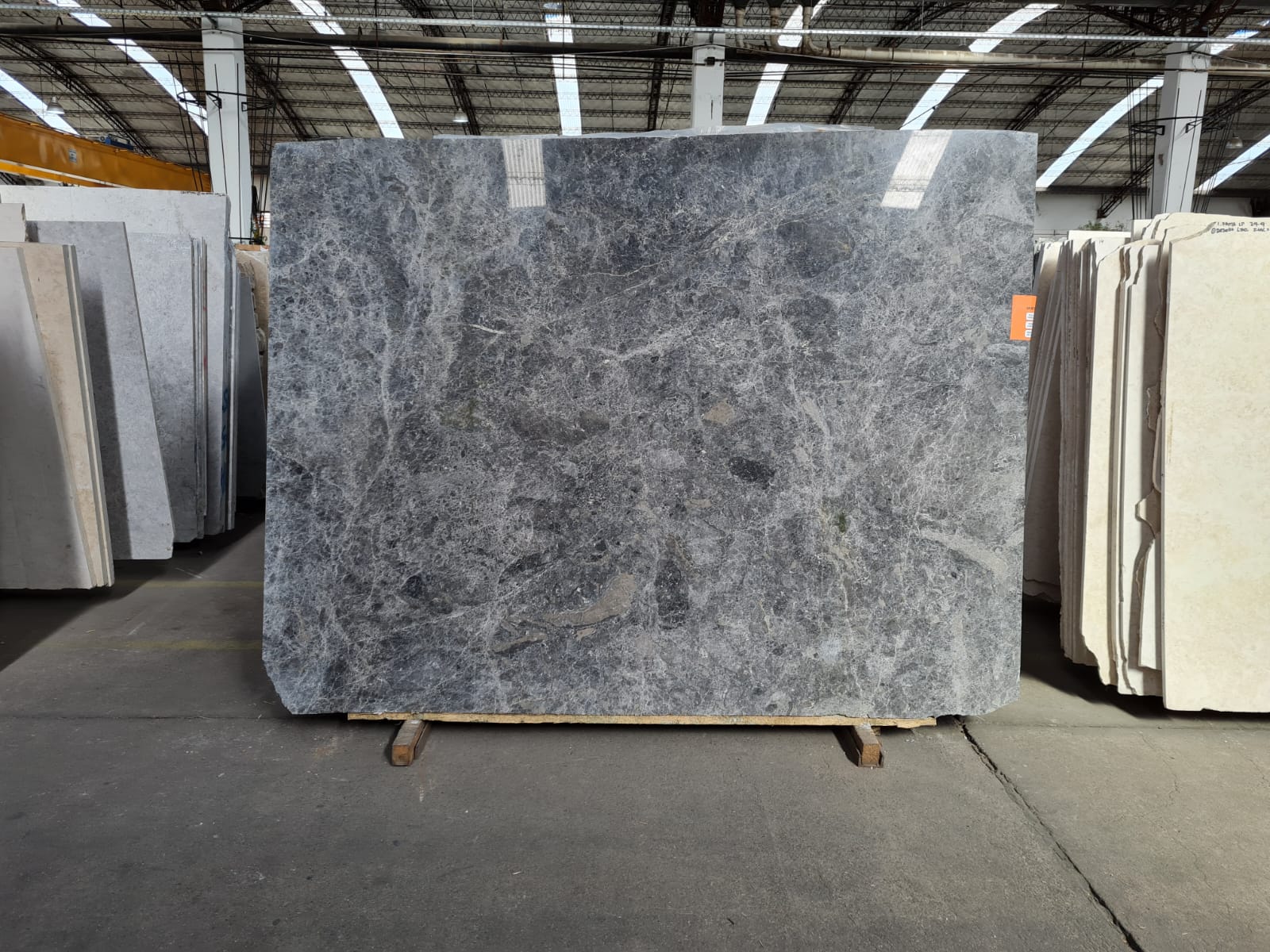 Mármol – TUNDRA BLACK — placa entera