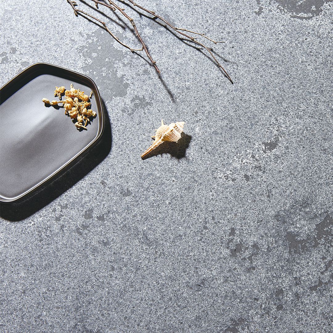 Purastone – Concrete Dark — el material en un ambiente