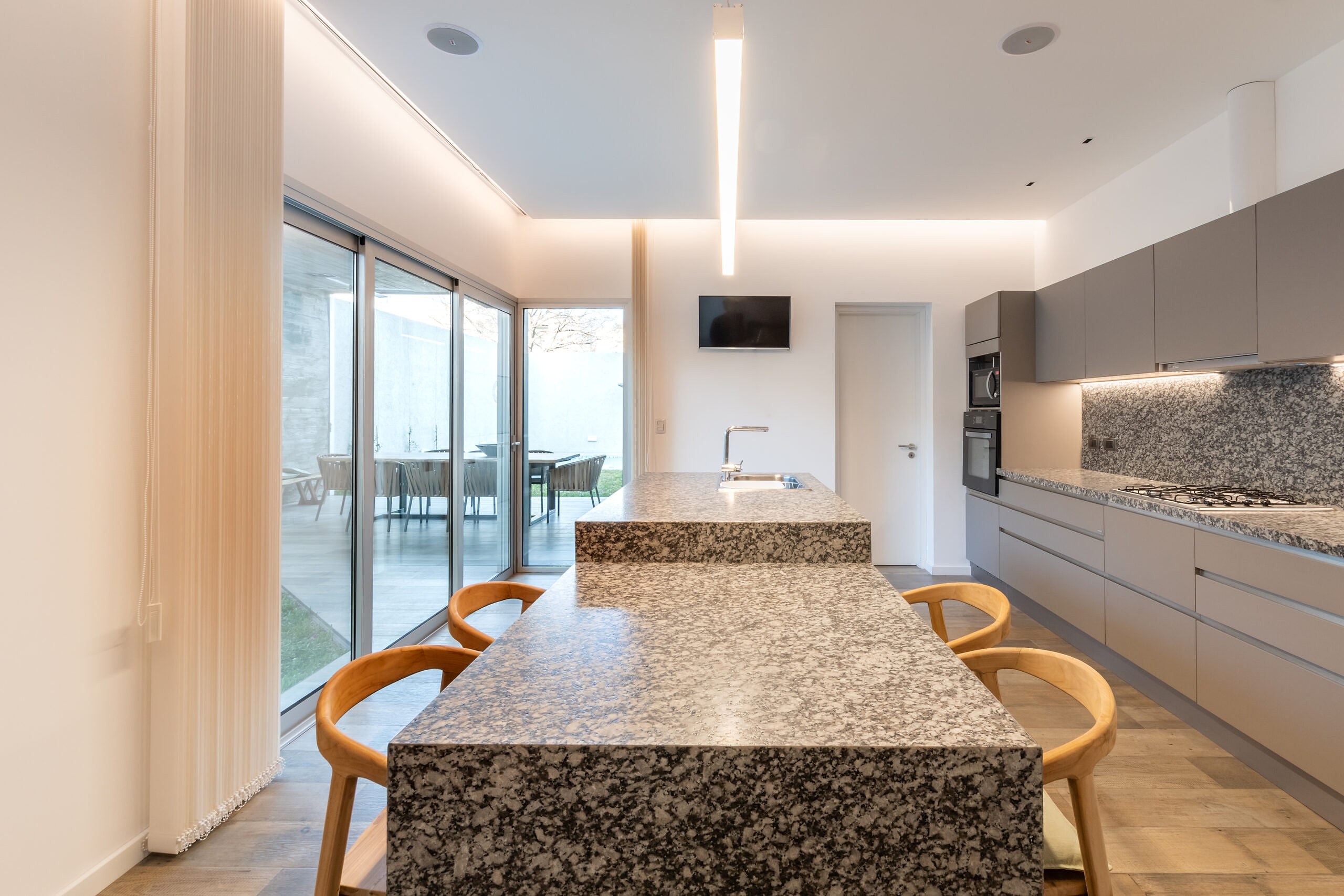 Granito – Gris Perla 20 — el material en un ambiente