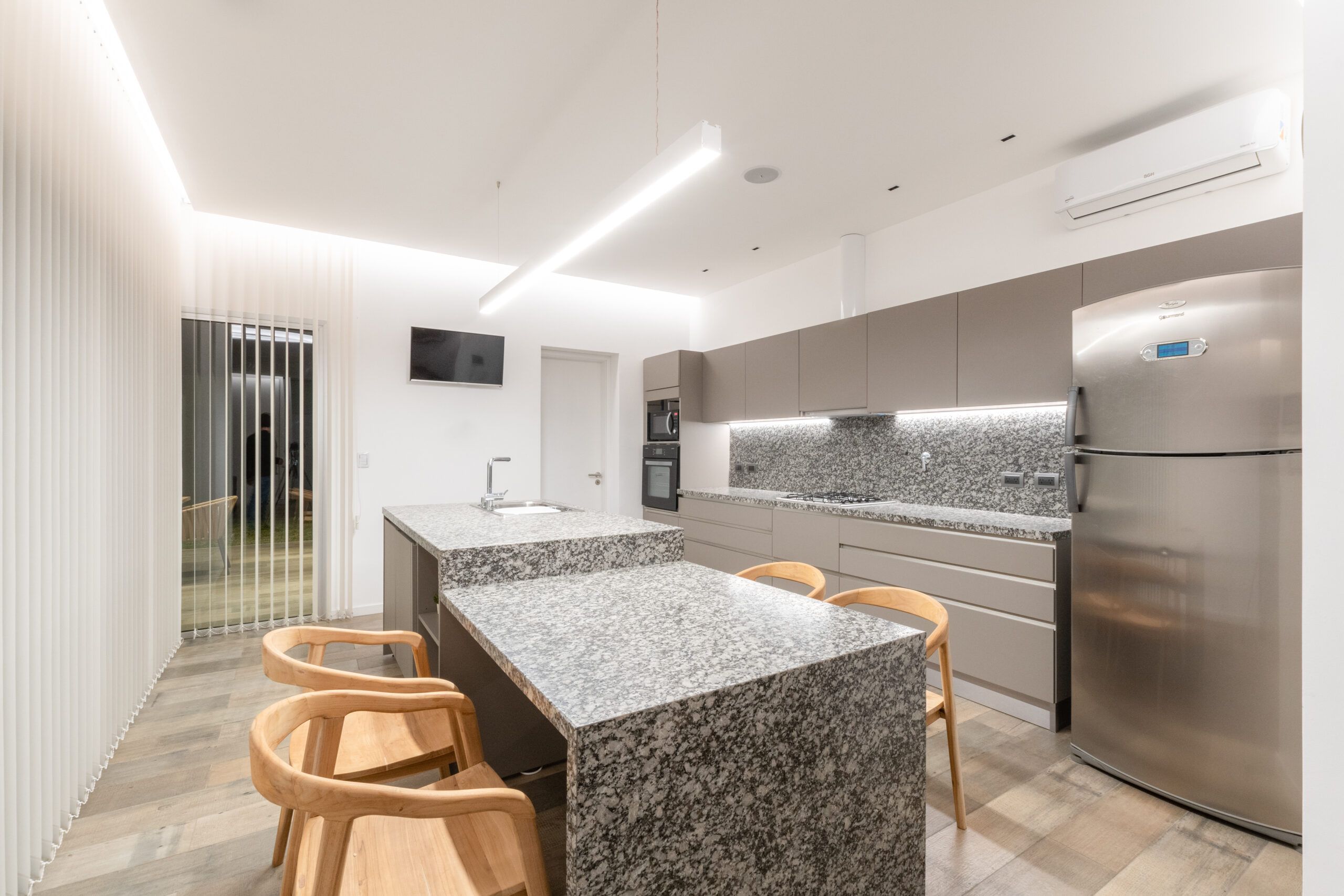 Granito – Gris Perla 20 — el material en un ambiente