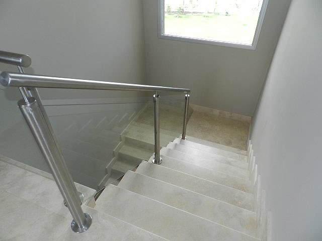 Escaleras 03 — Travertino