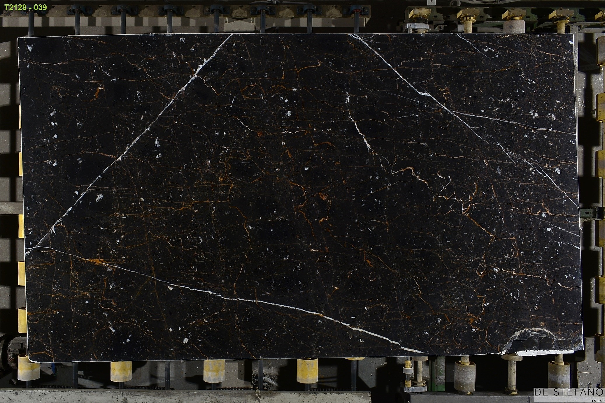 Mármol – Noire Saint Laurent — placa entera