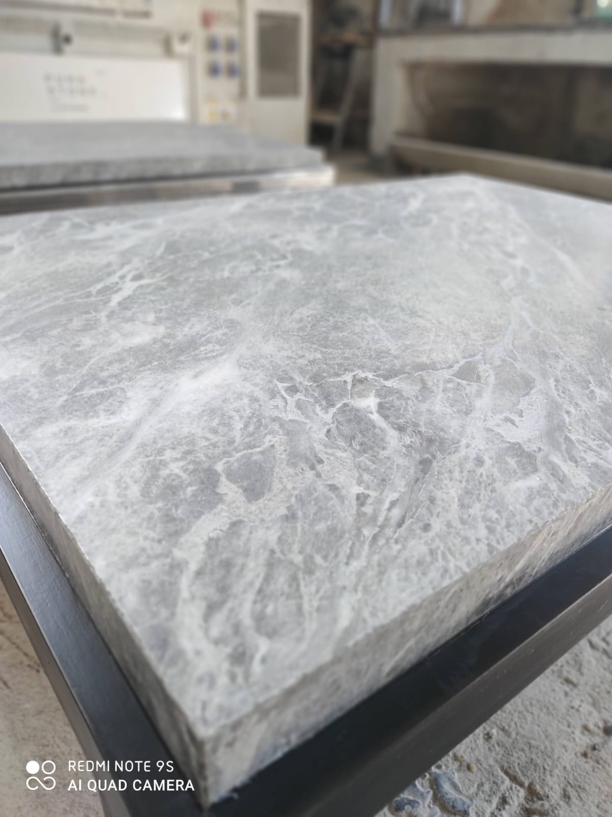 Mármol – Grigio Nuvola — detalle de la veta