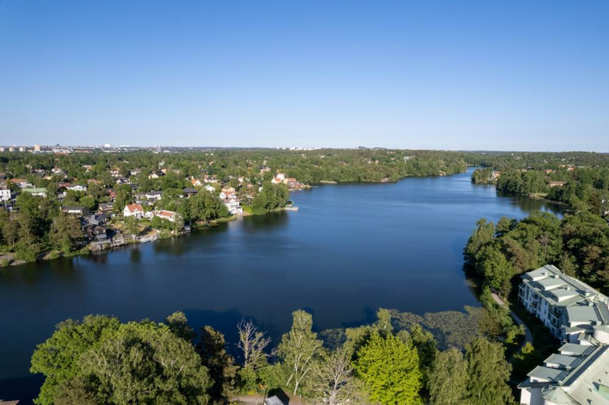 Mäklare Segeltorp