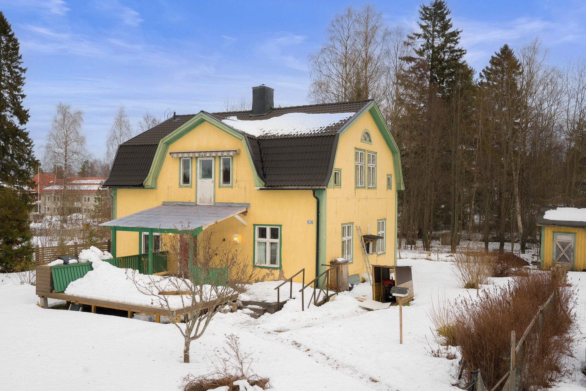 Ett gult trähus