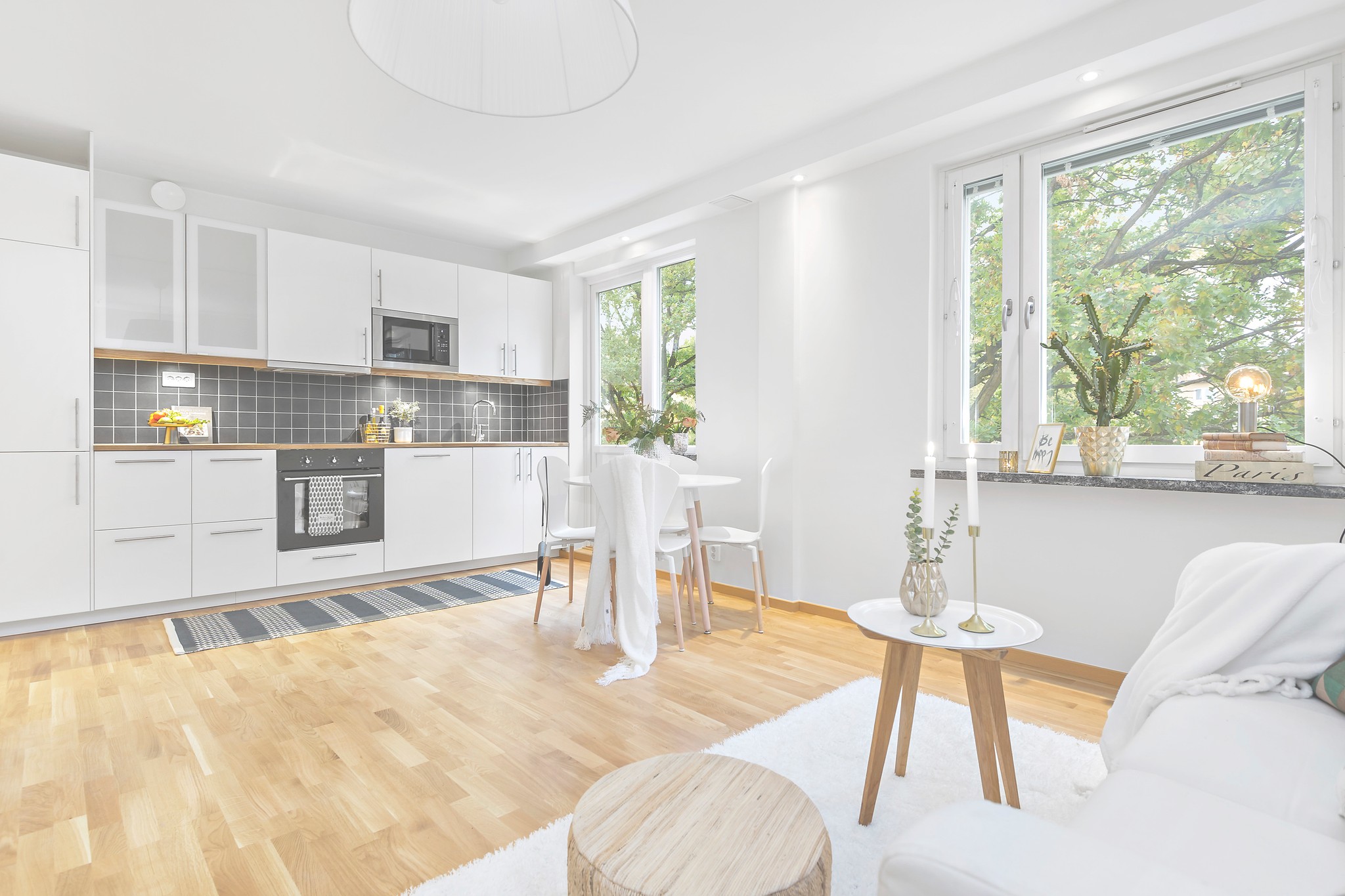 Mäklare Enskedefältet