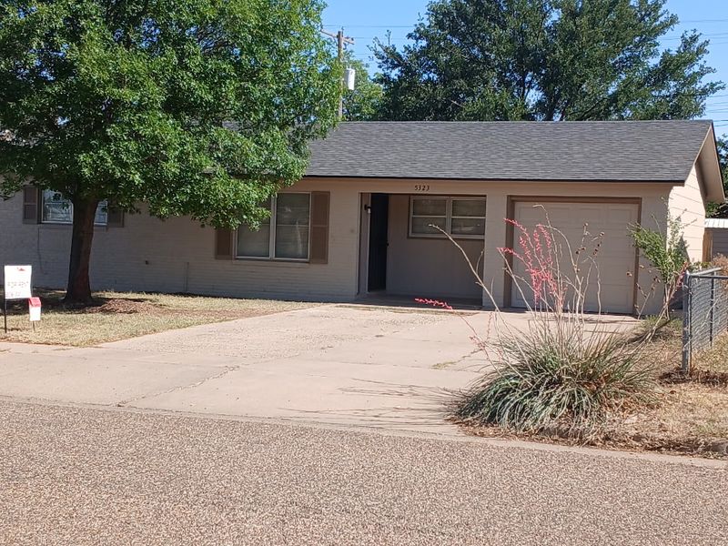 Photo 1 of 5323 38th Street Lubbock, Texas 