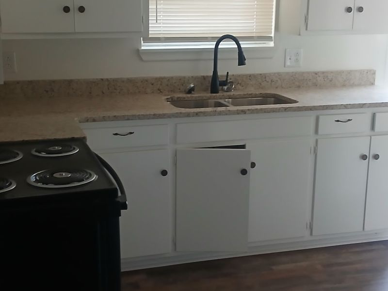 Photo 3 of 5323 38th Street Lubbock, Texas 