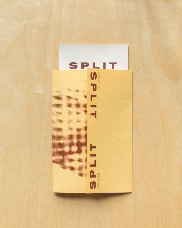 a piece of paper that says split on it