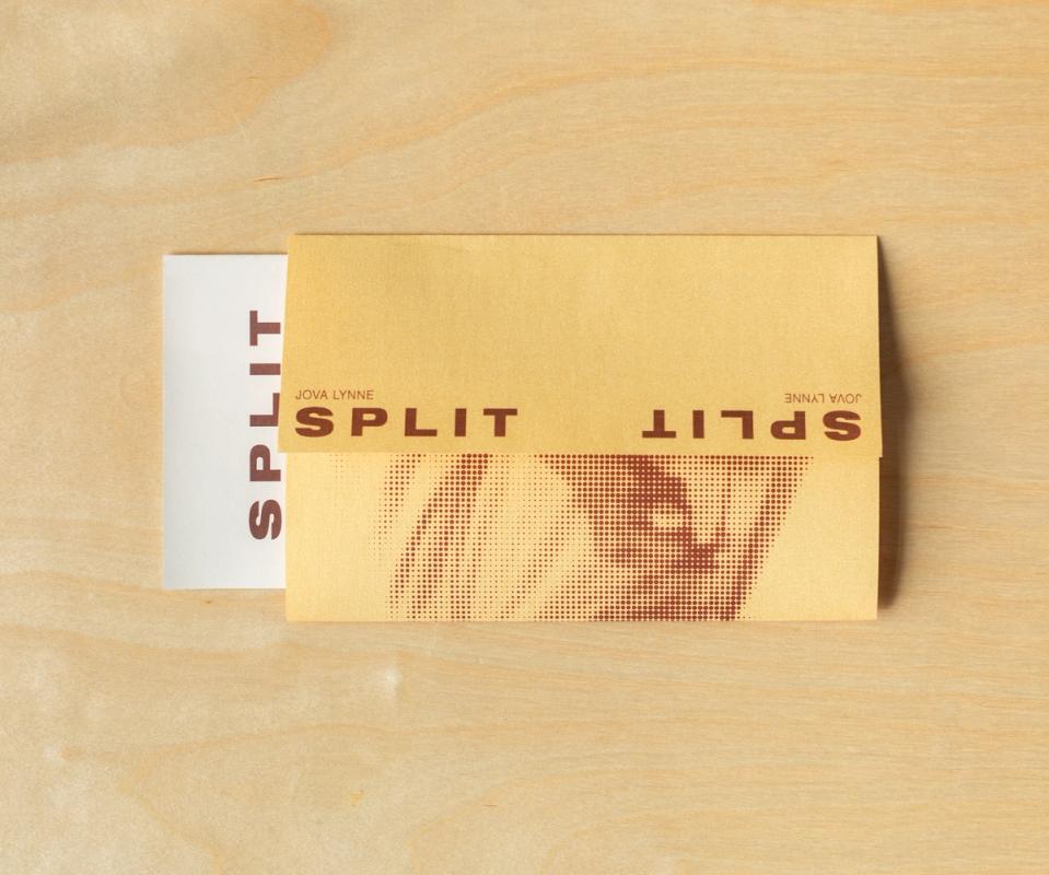 a piece of paper that says split on it
