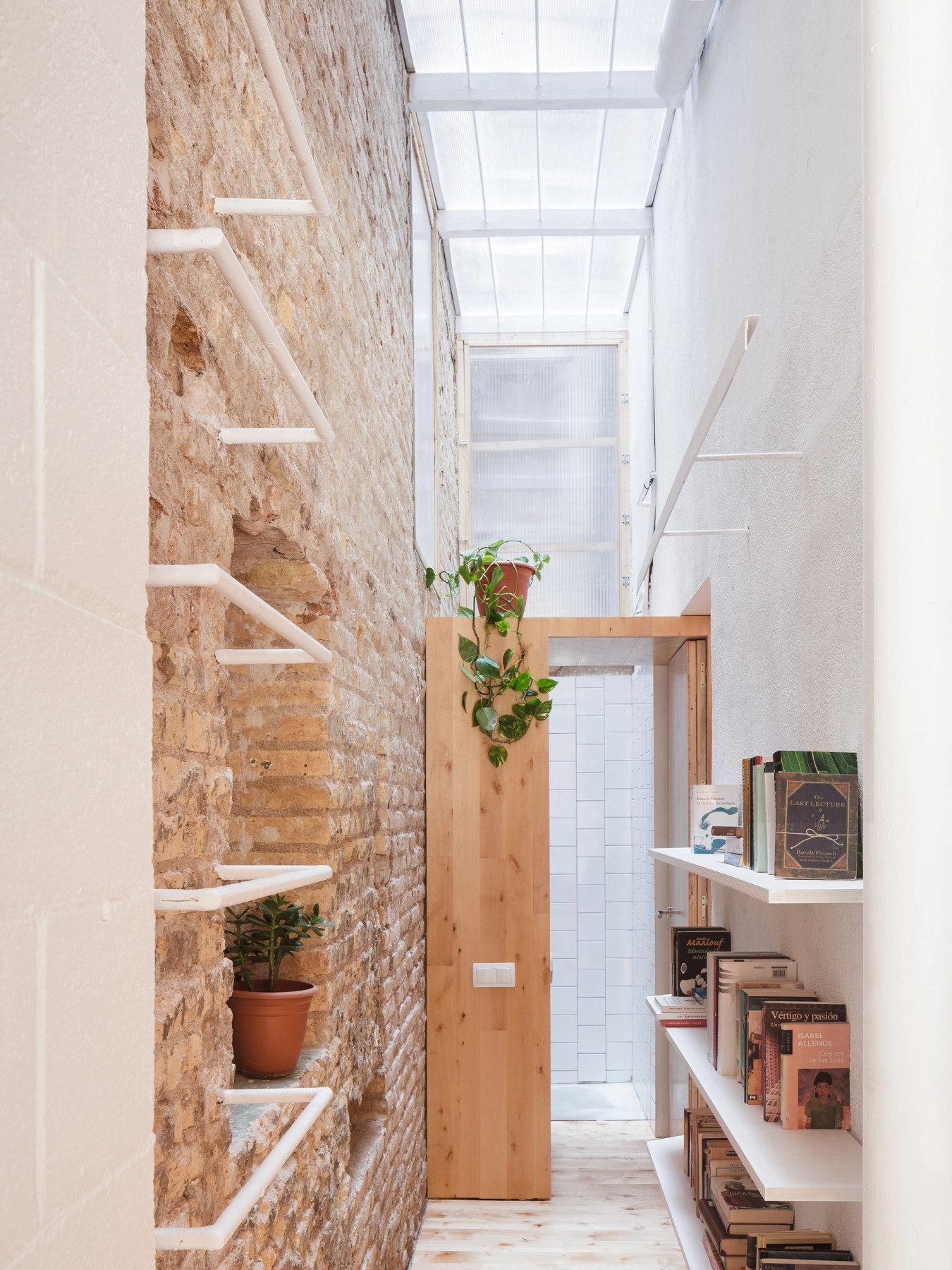 Casa entre un celobert