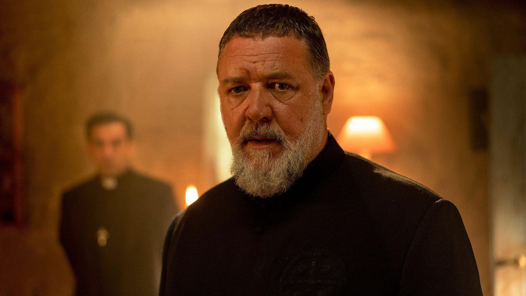 Russel Crowe como Gabriele Amorth en "El exorcista del Papa"