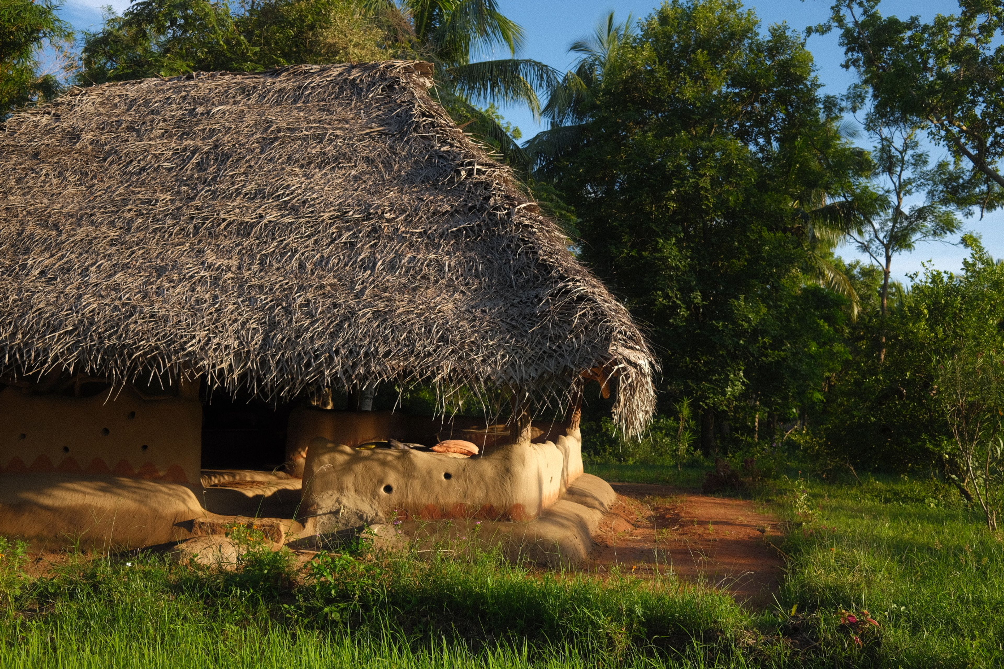 Adobe Hut at Ulpotha, photo by Ard Dubova